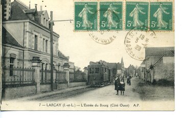 Ancienne photo du tram et de l'école